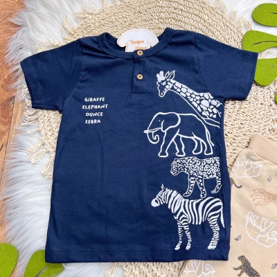 Conj. Camiseta Giraffe, Elephant, Ounce e Zebra e Bermuda - Marinho e Bege